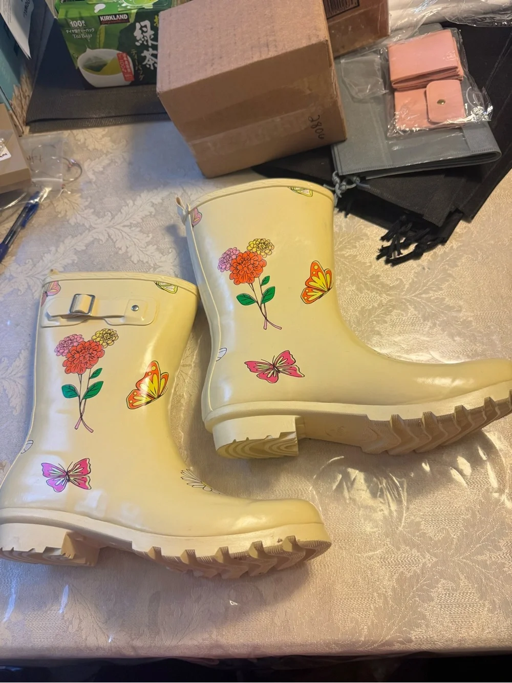 Disney Yellow Rubber Rain Boots Floral Butterfly Daisy Waterproof Shoes Sz 9